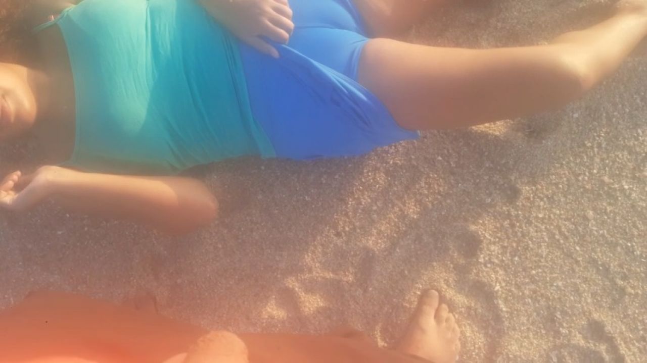 Small penis peeing on pussy at the beach