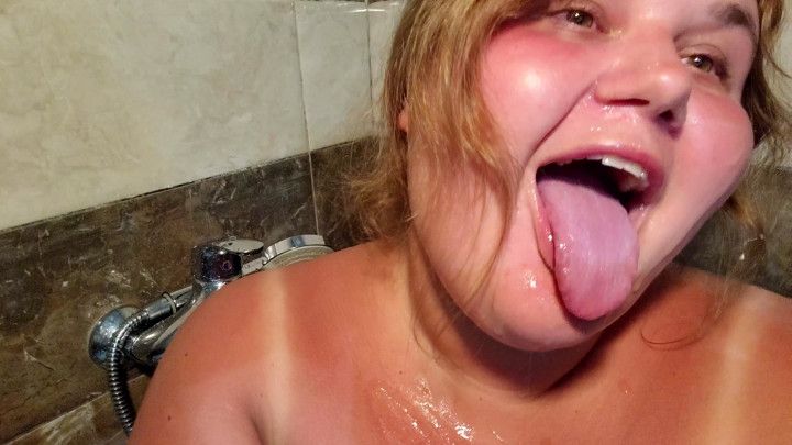 Massive Cumshot on beautiful tanned Face