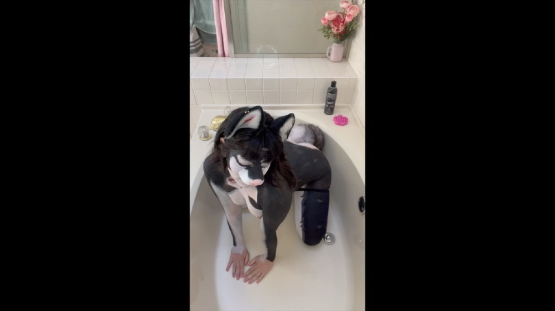 husky does anything to get out of a bath