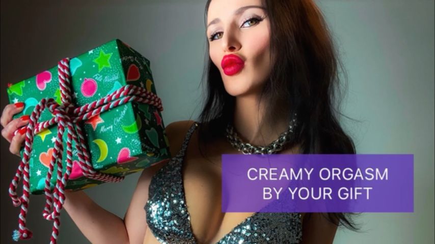 CREAMY ORGASM BY YOUR GIFT - CLOSEUP