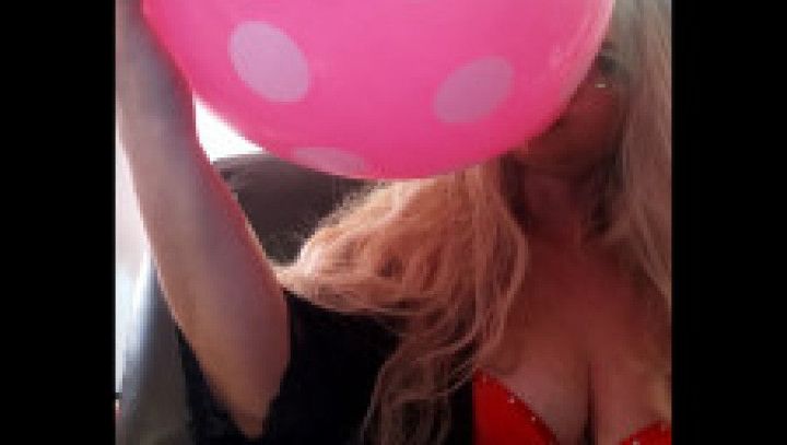 Inflate -deflate polka dot balloon