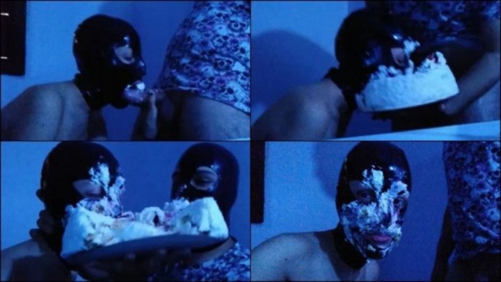 FoodFetish  eating cake  Latex mask