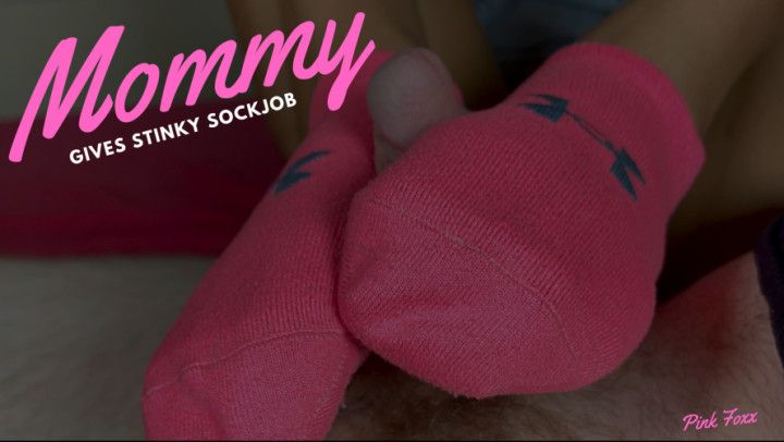 Mommy Gives Stinky Sockjob