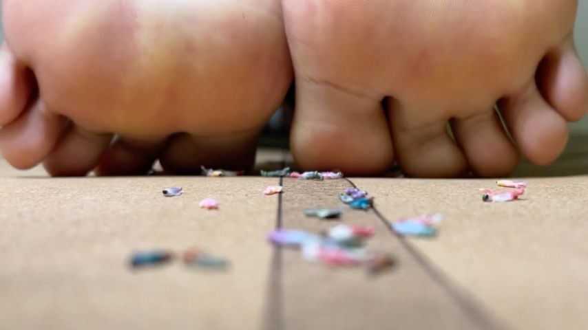 Giantess Yoga Feet Smashes Little People