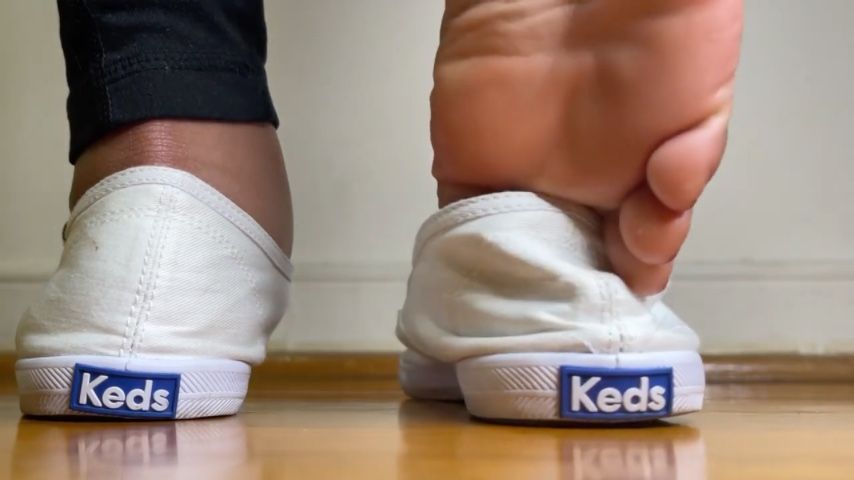 Stinky Keds Shoe Removal