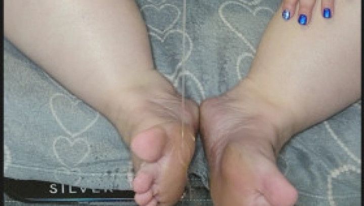 Bbw oiled up foot play