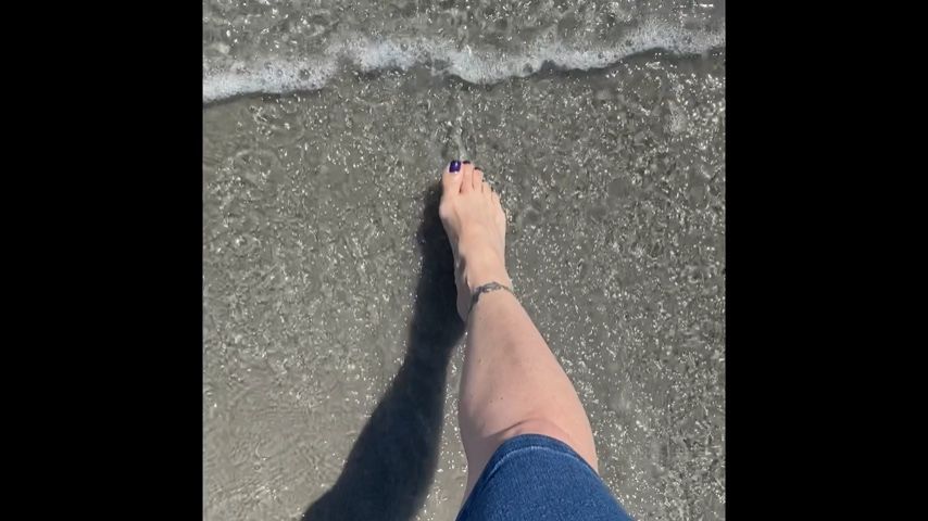 Ocean-yearning Feet...a beach daydream