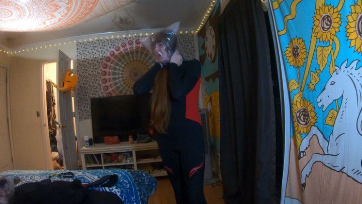 trying on wetsuits-breath-play challenge