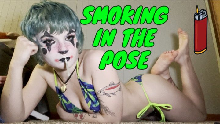420 Clown Smokes In The Pose