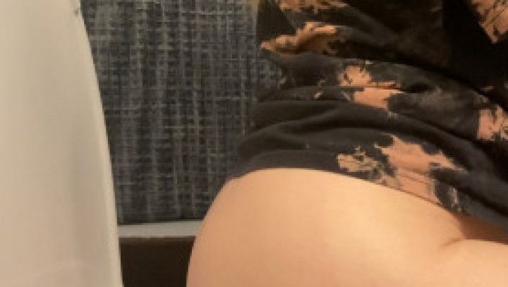 Marilyns bloated belly and toilet farts