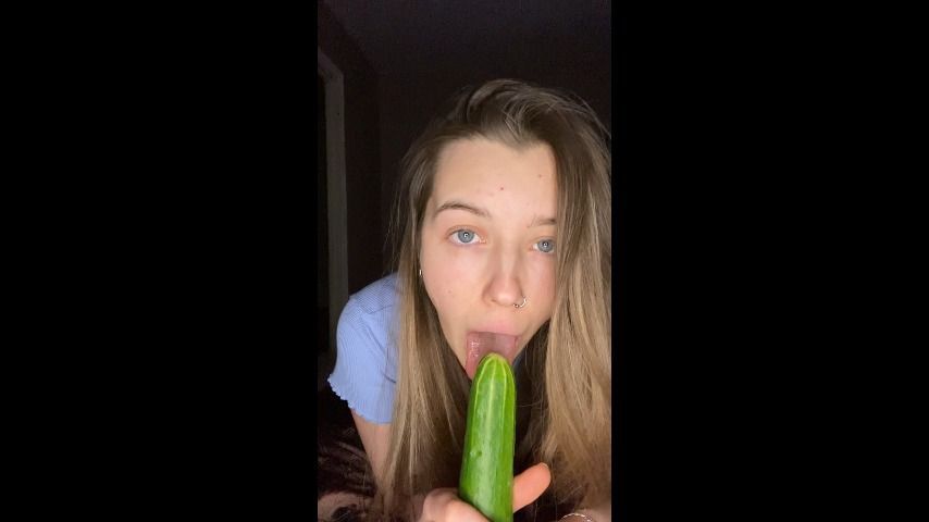 Cucumber blow job from mommy