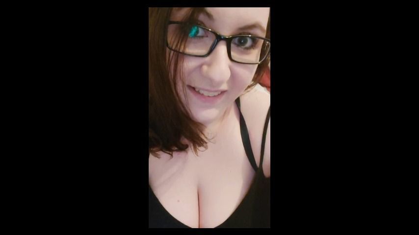 Nerdy GamerGirl masturbates