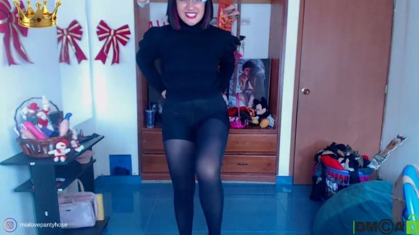 kness up with pantyhose black