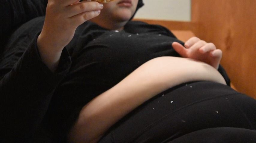 Amateur donut stuffing burping bellyplay