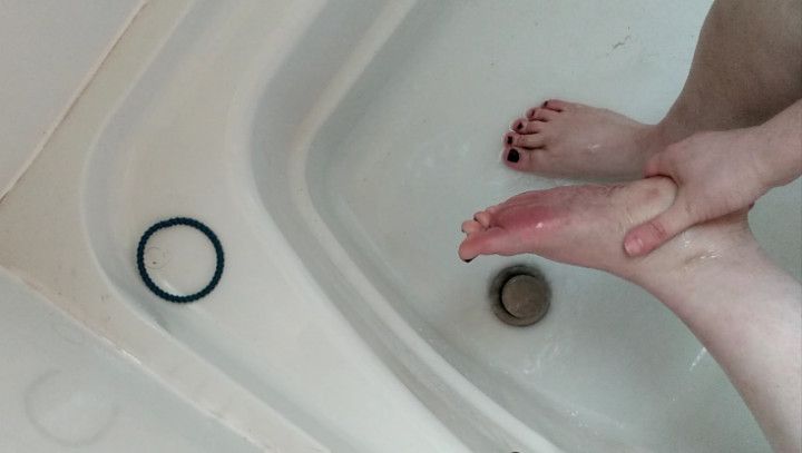 BBW's Dirty Feet Get Washed