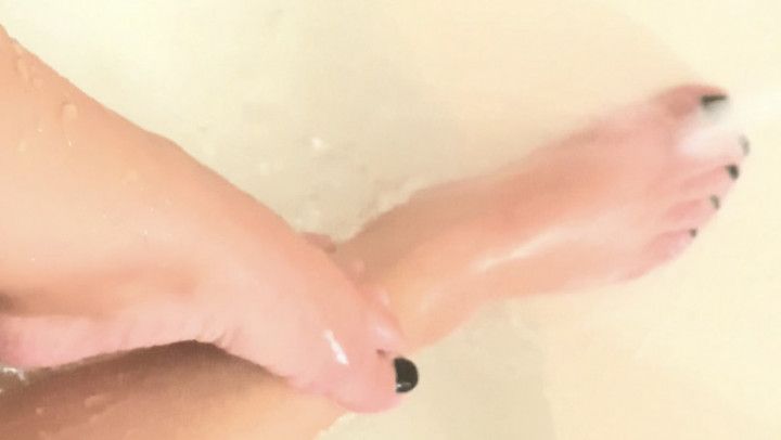 NSFW - Feet, Legs, and Pussy in Bath