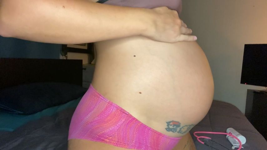 AYLA AYSEL 30 WEEKS PREGNANT