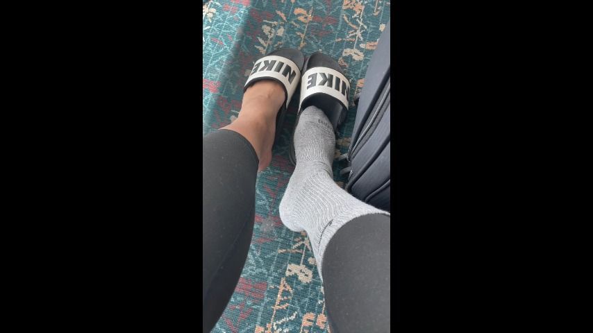 Airport Foot Play