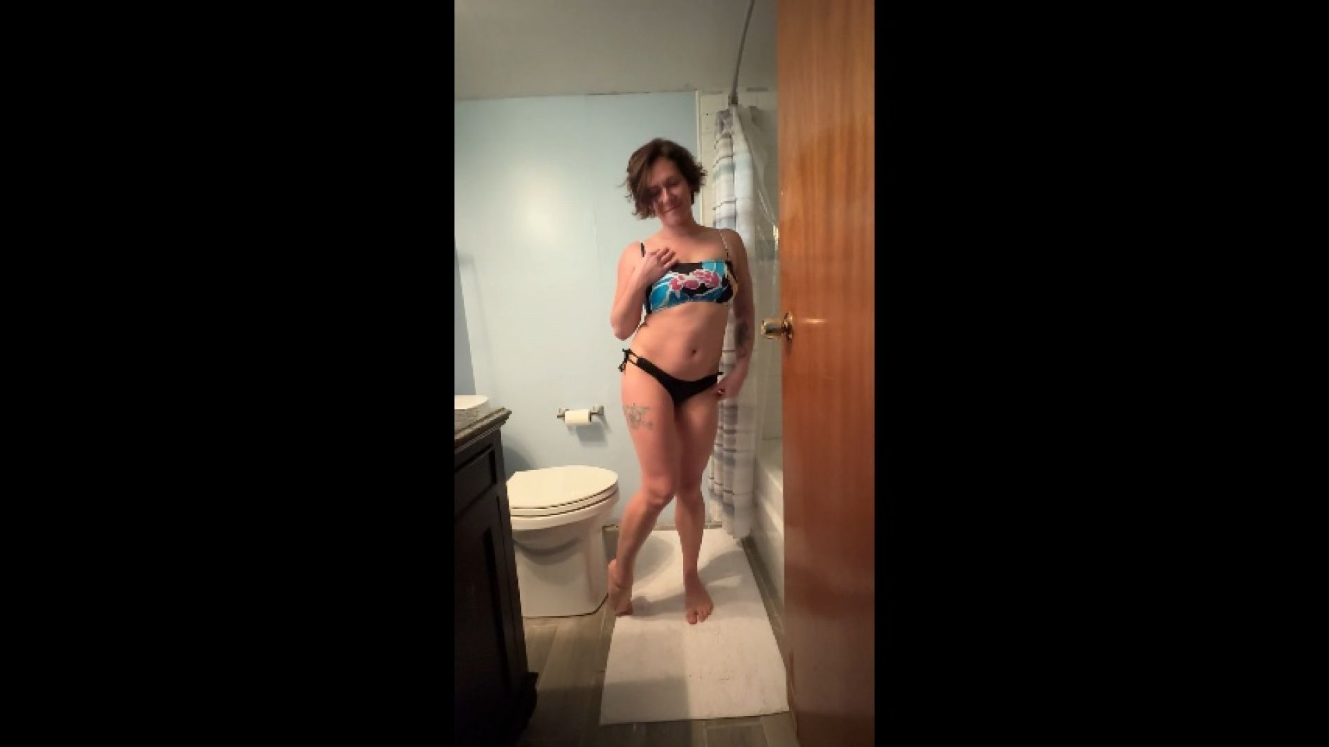 Filling my bikini with warm pee just for you