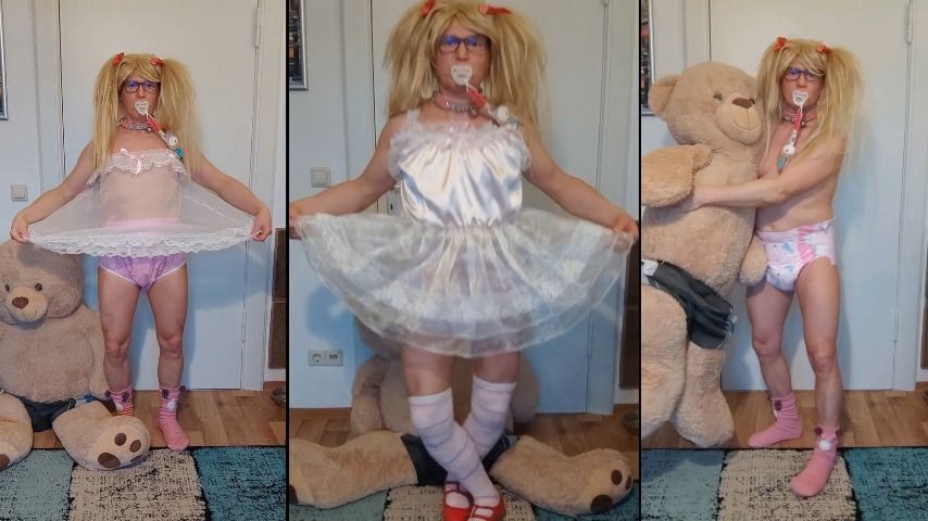 ABDL Sissy cums in her puffy diapers 2