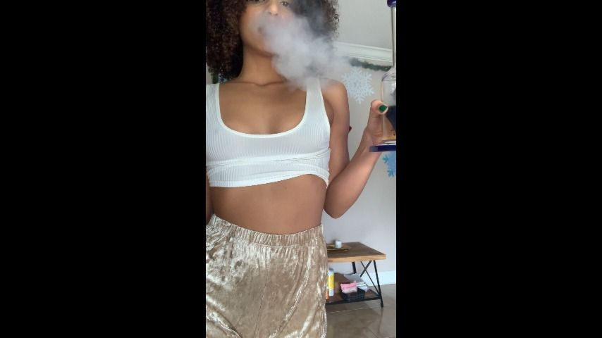 Stoner Slut shows off her boobies