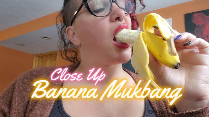 Mx Kitty Babalon's Close Up Banana Mukbang