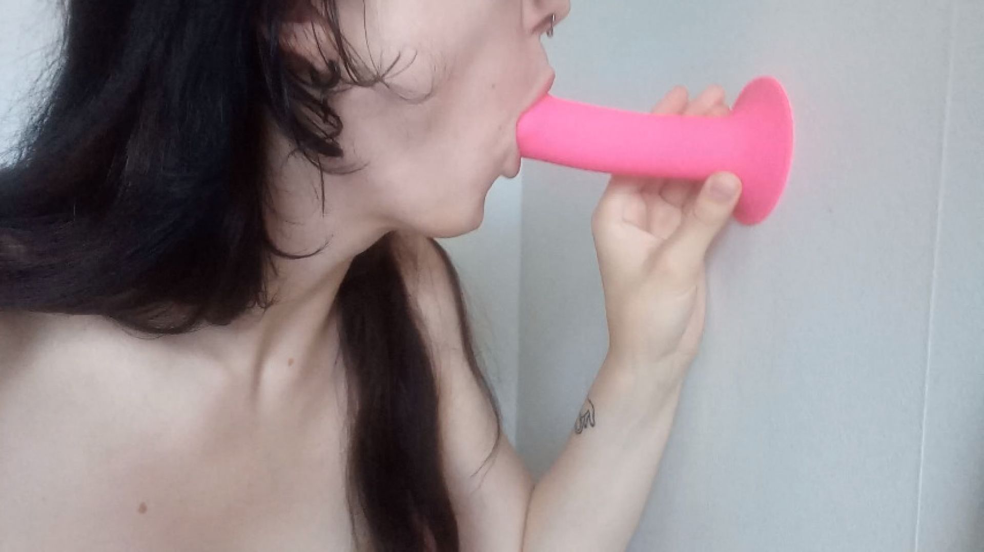 Morning dildo blowjob