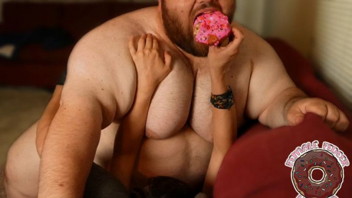 Feeding my SSBHM boyfriend during sex