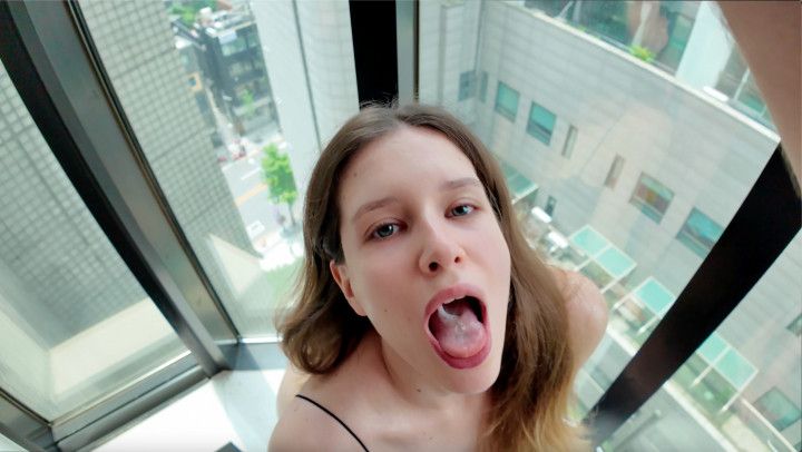 Giving a Morning Blowjob and Taking Oral Creampie