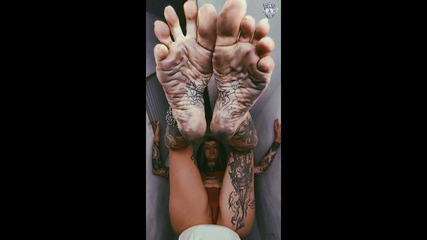 Mean dirty feet domination in dungeon