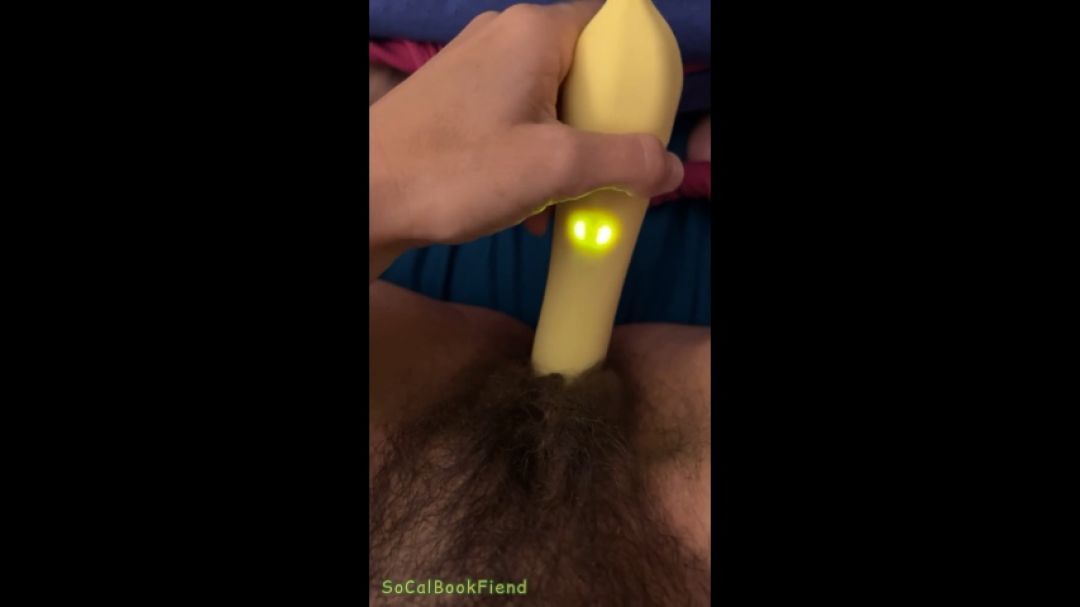 Banana Vibrator + Hairy Pussy