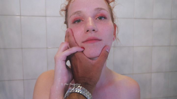 Redhead quick pre-shoot warm shower tease