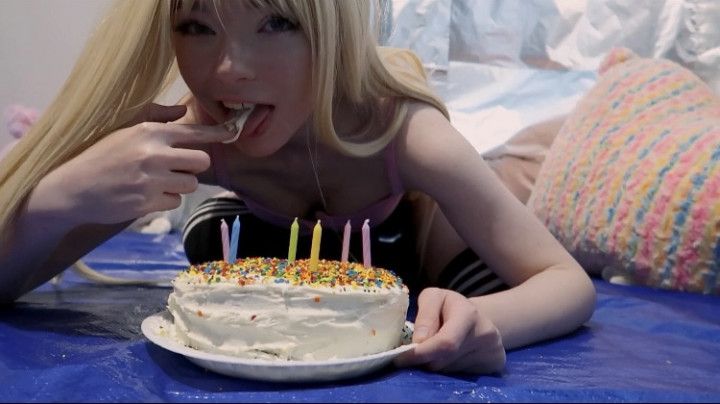 BIRTHDAY CAKE SITTING :D