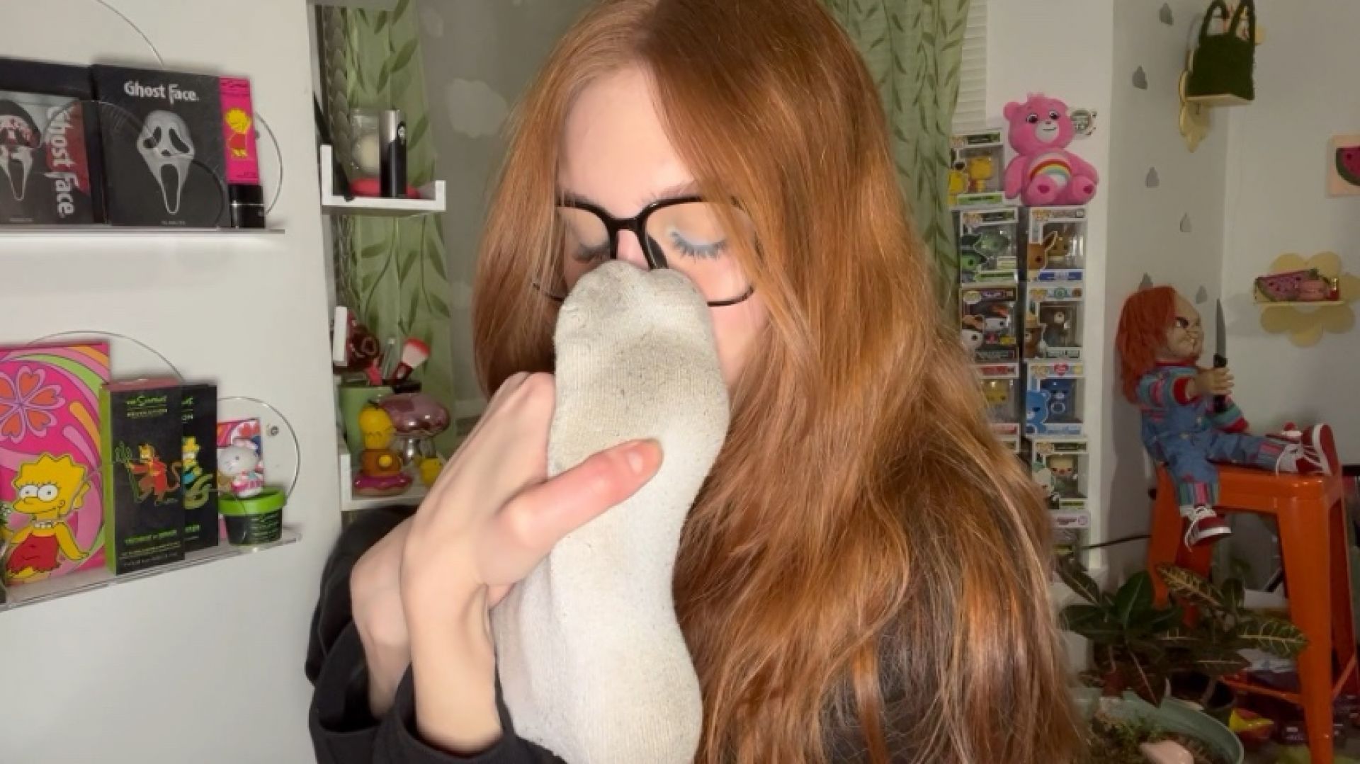 DIRTY SOCK SELF WORSHIP| STINKY SOCK SNIFFING