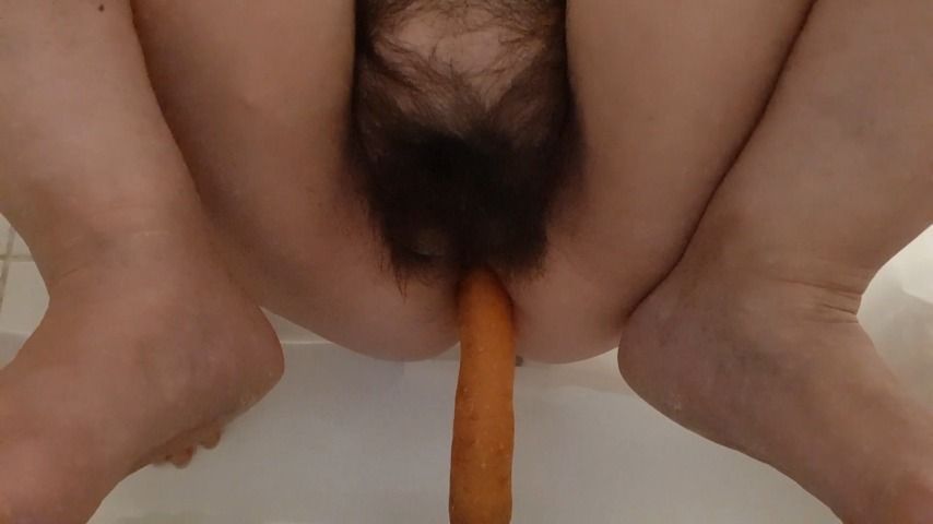 Mom jerking off with carrot in toilet