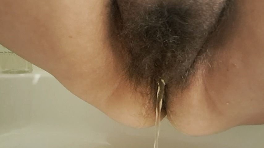 Hairy pussy full pee