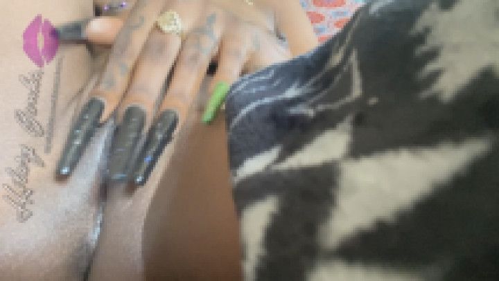 Solo ebony rubbing orgasm out