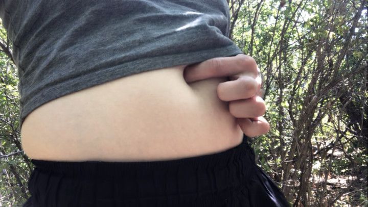 Teasing my bellybutton outside