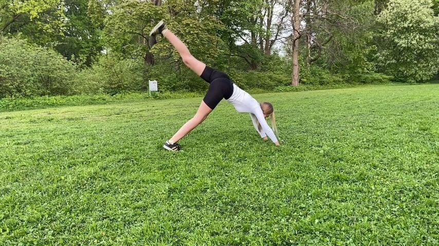 yoga in the park