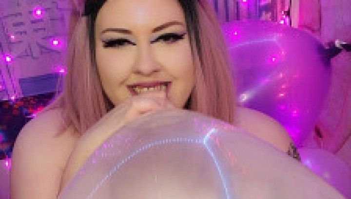 BBW blows her favorite balloon