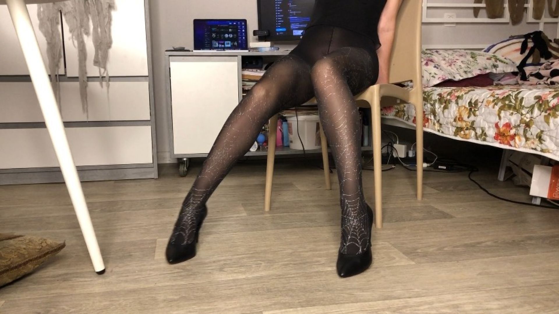 Teasing in pantyhose