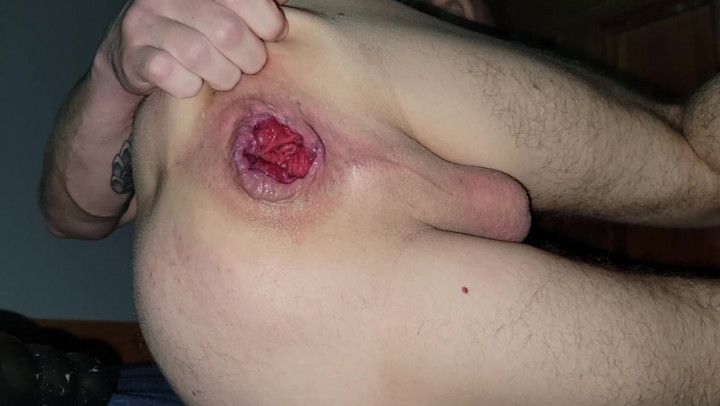 Fucking my loose asshole