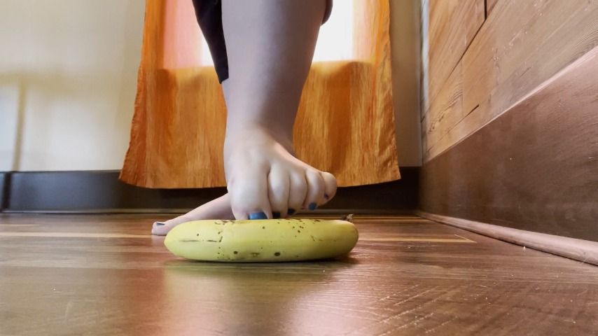 Giantess Steps on Banana