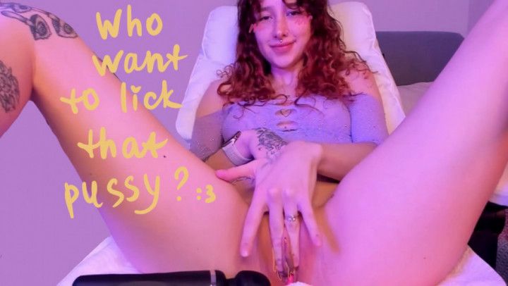 Who want to lick that pussy