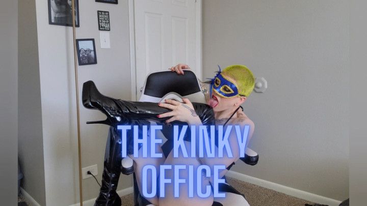 Virtual Strip Tease! The Kinky Office
