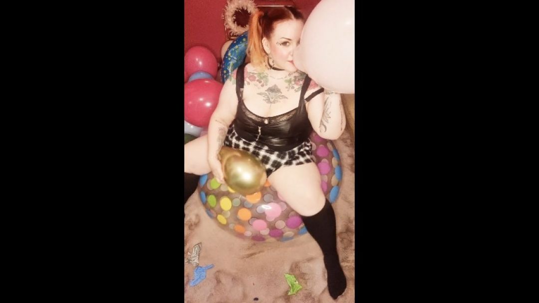 HOT BBW LOVES HER INFLATABLES AND BALLOONS