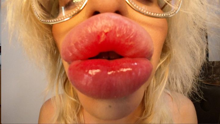 25 Minutes extremly hot Lip Close up