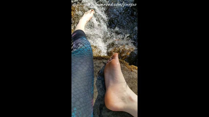 ASMR River soaking my feet