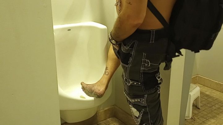 8-8-2024 Piss Feet Thursday: Restaurant Piss Feet