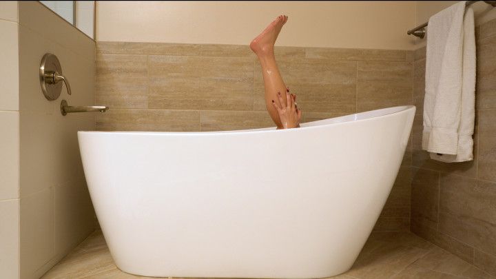 4k Bathtub foot ballet